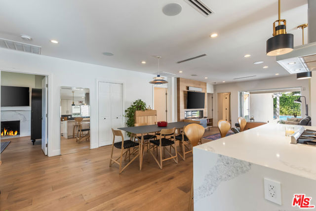 11019 Hortense Street photo 3