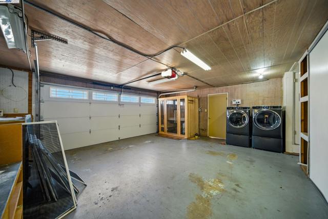 420 Camden Rd, Alameda CA: https://media.crmls.org/mediaz/89eaef4d-bc0b-4225-b003-978e233d0877.jpg