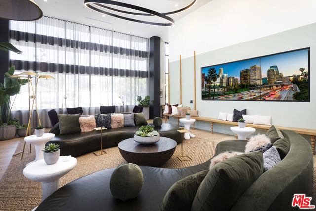 11950 Erwin Street Street, North Hollywood CA: https://media.crmls.org/mediaz/89eb4c4c-08eb-49fb-8f99-6a4271b76459.jpg