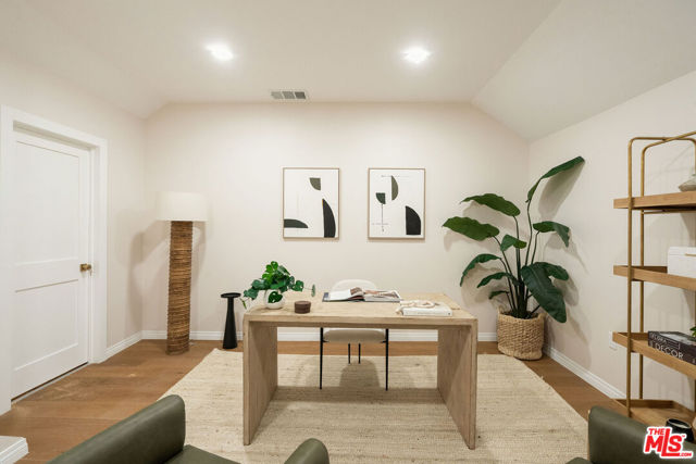 5103 Parkglen Avenue, Los Angeles CA: https://media.crmls.org/mediaz/89eb51b7-32b3-48e5-b05f-b6b3daad80b3.jpg