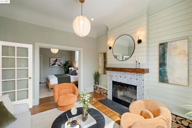 1402 15th St, San Francisco CA: https://media.crmls.org/mediaz/89eb5532-5df2-42b0-b0d9-245df68abec4.jpg