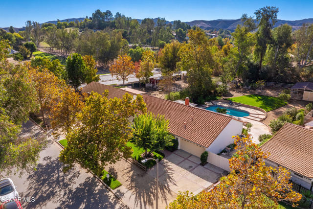 952 Carefree Drive, Simi Valley CA: https://media.crmls.org/mediaz/89ebbfca-77d9-4e24-93bd-49fd1a29ccbd.jpg