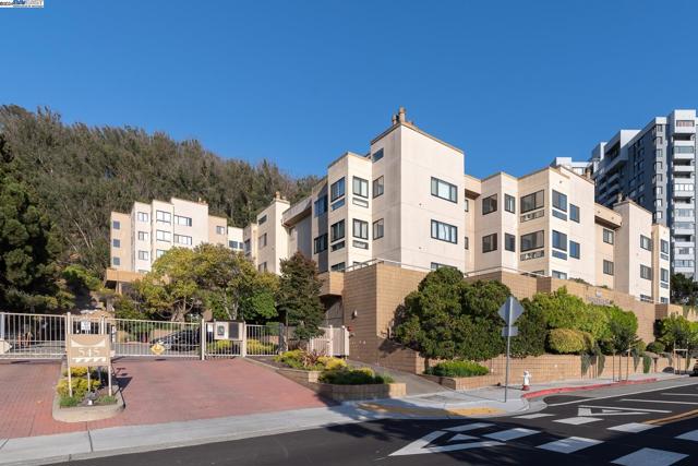 Image 1 of 32 For 545 Pierce Street  3301