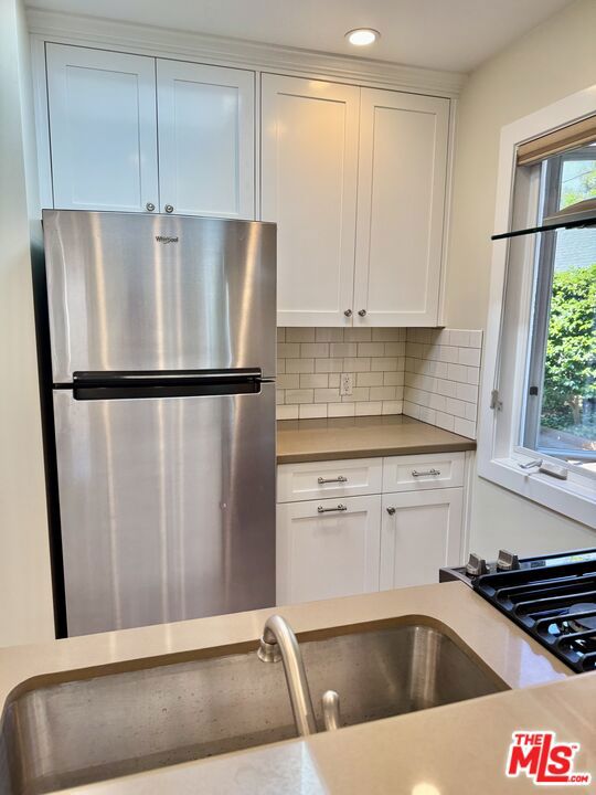 10740 Aqua Vista Street, Studio City CA: https://media.crmls.org/mediaz/89ebe5d4-e0b9-4fa5-8d87-184b614b3709.jpg