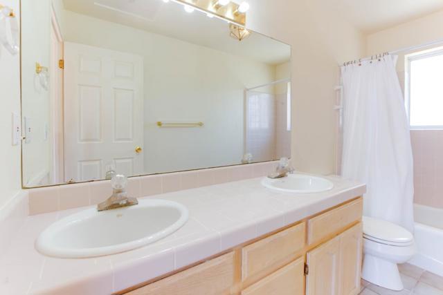6460 Cabernet Drive, Hollister CA: https://media.crmls.org/mediaz/89ec09d2-c2f1-440d-806a-7ffbc4645944.jpg