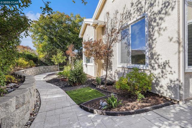 2030 Kent Dr, Brentwood CA: https://media.crmls.org/mediaz/89ecad18-961e-4787-9d0e-688625d2ce83.jpg