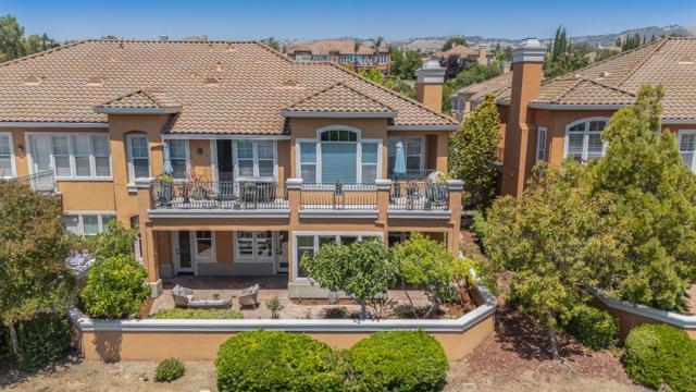 5365 SILVER KNOLL Court, San Jose CA: https://media.crmls.org/mediaz/89ecc757-9935-4016-b8c0-7a446e030fb4.jpg