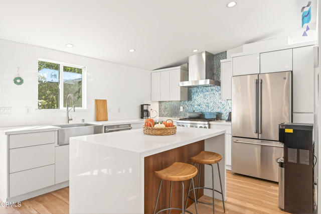 Detail Gallery Image 9 of 40 For 1040 Dover Ln, Ventura,  CA 93001 - 2 Beds | 2 Baths