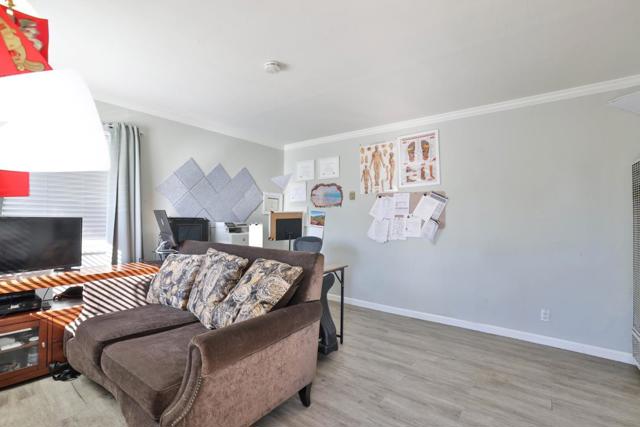 1431 Dwight Way, Berkeley CA: https://media.crmls.org/mediaz/89ed2ab0-2c1f-4536-86da-08bb7292fae3.jpg