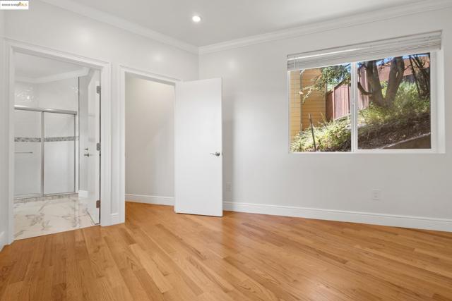 5915 Balboa Dr, Oakland CA: https://media.crmls.org/mediaz/89ed5934-6771-4b85-9364-d9e0982dbdee.jpg