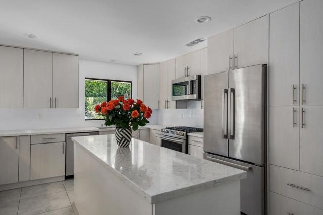 505 N Camino Real, Palm Springs CA: https://media.crmls.org/mediaz/89ed91dd-4c7c-4556-b787-a7b188606606.jpg