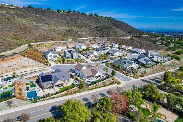 1221 Gable Court, San Marcos CA: https://media.crmls.org/mediaz/89edbe87-f06a-40a3-9019-2c9410adf45d.jpg