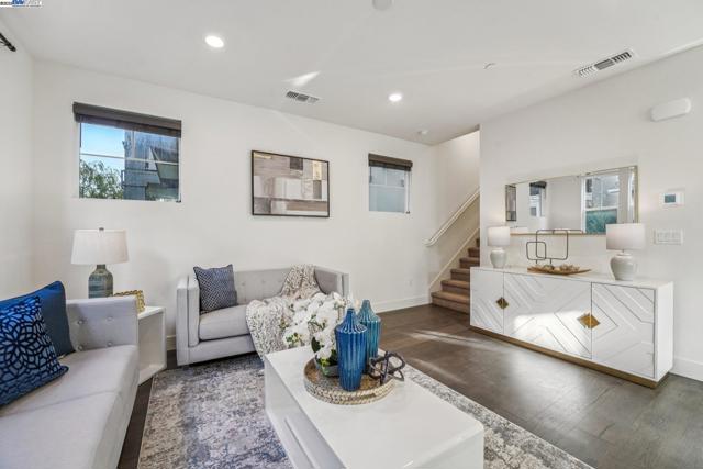 37898 Seafarer Road, Newark CA: https://media.crmls.org/mediaz/89ede6c1-f432-4ec3-bfa0-14248a10777c.jpg