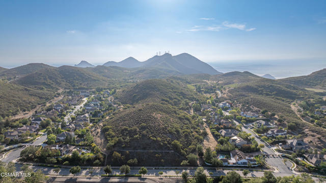 5314 Via Dolores, Newbury Park CA: https://media.crmls.org/mediaz/89ee1983-6bff-4aeb-ab28-4e107e9a01bc.jpg