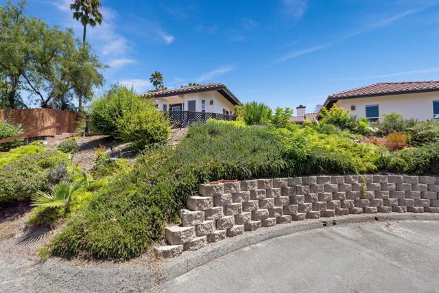869 Eugenie Avenue, Encinitas CA: https://media.crmls.org/mediaz/89ee32b4-ef4c-4381-bc53-867bc1eadd12.jpg