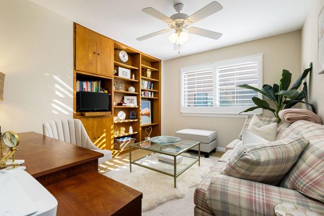 36 Maximo Way, Palm Desert CA: https://media.crmls.org/mediaz/89ee3b5a-baeb-493e-934b-5363c4afe7c7.jpg