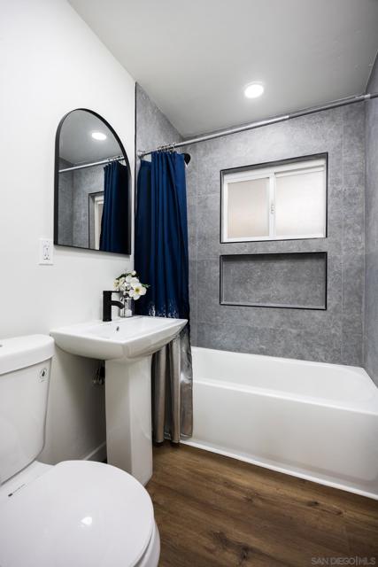 3366 Neosho Pl, San Diego CA: https://media.crmls.org/mediaz/89ee8b06-e061-429b-ae61-3c1b61054468.jpg