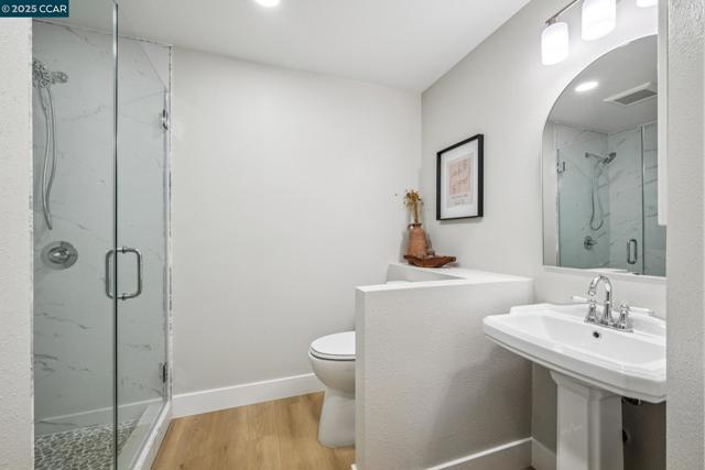 1736 Golden Rain Rd, Walnut Creek CA: https://media.crmls.org/mediaz/89eeae66-f746-48d0-a6e5-21021819b68b.jpg