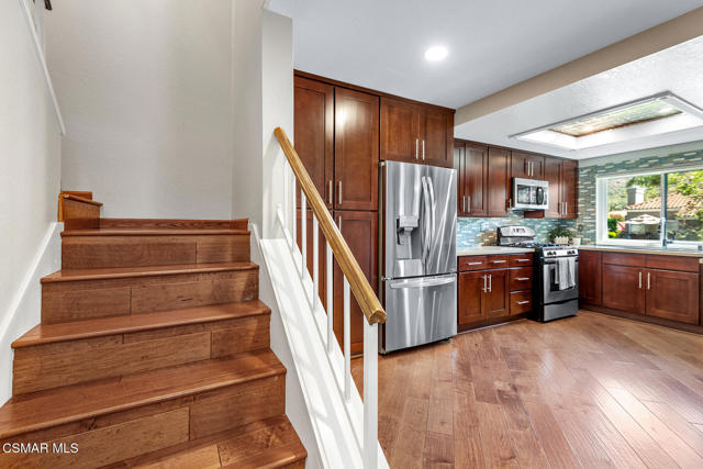 6208 Corte Antigua, Camarillo CA: https://media.crmls.org/mediaz/89ef2b17-be99-492b-8c13-06b5dabff516.jpg