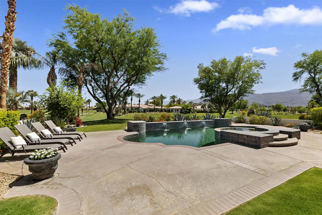 48644 Vista Palomino, La Quinta CA: https://media.crmls.org/mediaz/89ef6164-1d95-447e-b308-c26ff1ba192c.jpg