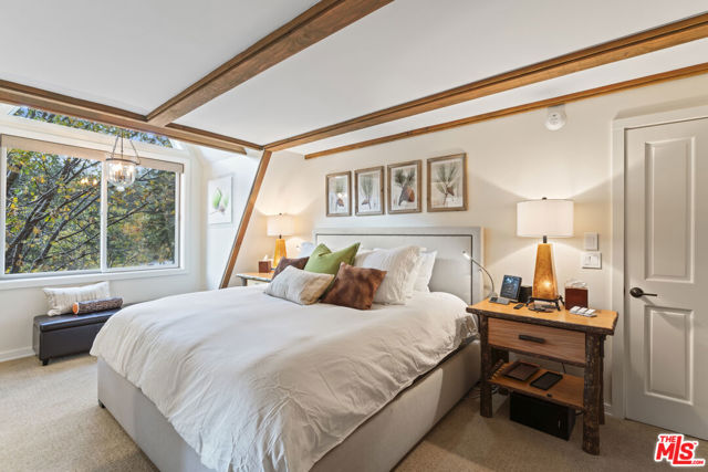 161 Rocky Point Road, Lake Arrowhead CA: https://media.crmls.org/mediaz/89ef74ed-6602-4af4-871f-295bb74d74f6.jpg
