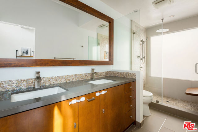 2408 34th Street, Santa Monica CA: https://media.crmls.org/mediaz/89f18438-89d4-4f8d-a074-f37f852b42fb.jpg
