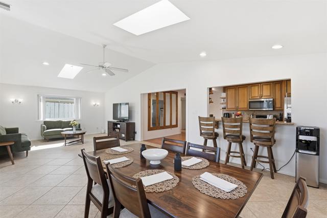 Detail Gallery Image 17 of 37 For 1693 Poesia Ct., San Diego,  CA 92154 - 4 Beds | 3 Baths