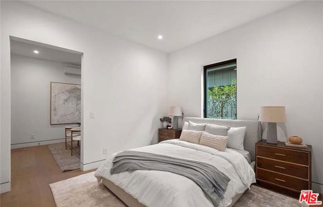 4453 Gentry Avenue, Valley Village CA: https://media.crmls.org/mediaz/89f1c0b1-b575-4e73-994d-a447d67400ce.jpg