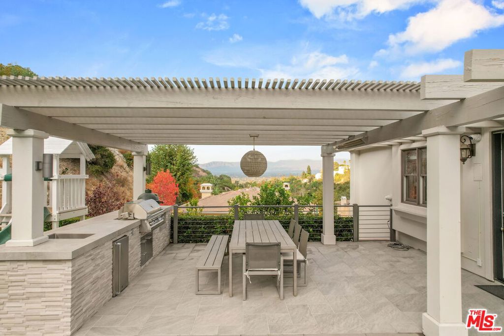3685 Benedict Canyon LaneSherman Oaks img 5
