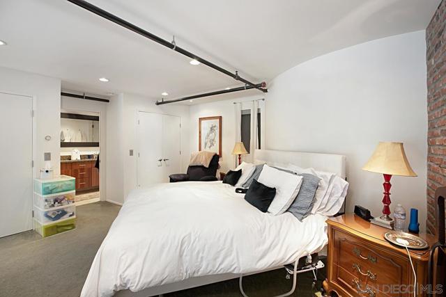 4055 3rd Avenue, San Diego CA: https://media.crmls.org/mediaz/89f2a3ab-c8f4-45ec-bcb4-3f3b624493f6.jpg