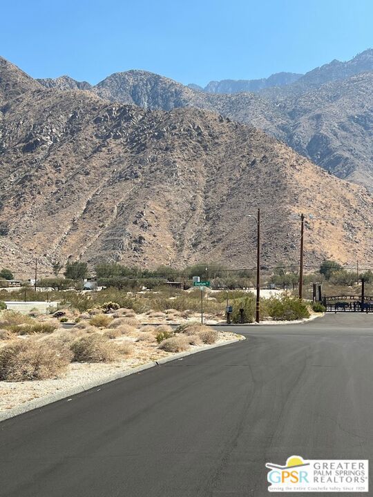 60170 Overture Drive, Palm Springs CA: https://media.crmls.org/mediaz/89f31a58-2806-4be8-9fa2-c2bfbc1f5b12.jpg