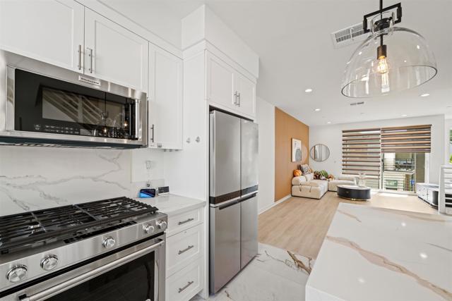 10422 Adamson Way, San Diego CA: https://media.crmls.org/mediaz/89f3866e-944f-4917-986c-ab08d41ecedc.jpg