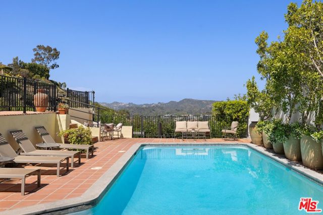 1244 Stradella Road, Los Angeles CA: https://media.crmls.org/mediaz/89f3a3c3-5de6-446e-978f-53870a93c1cc.jpg