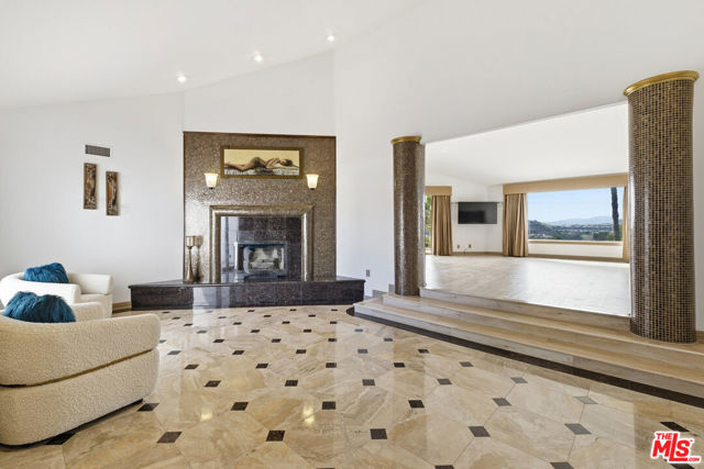 24366 La Masina Court, Calabasas CA: https://media.crmls.org/mediaz/89f3d9cd-e7d4-491f-b15b-c78df7fbb8ba.jpg