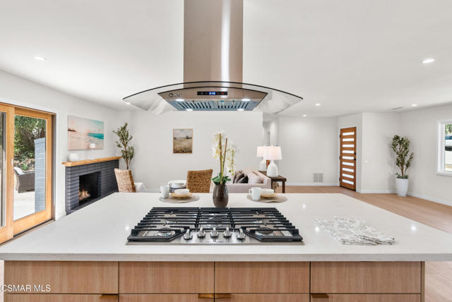 3167 Waco Avenue, Simi Valley CA: https://media.crmls.org/mediaz/89f437f4-3b3a-4dc5-8859-3b533dea50a7.jpg