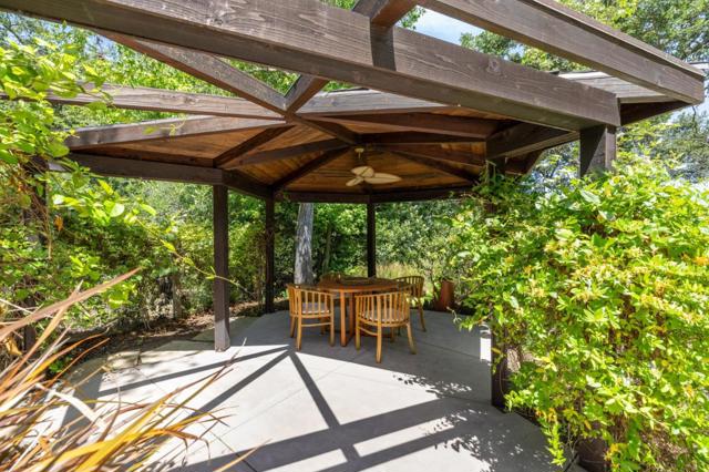 138 Bolivar Lane, Portola Valley CA: https://media.crmls.org/mediaz/89f4562a-8fac-4271-a3ee-228a166a8282.jpg