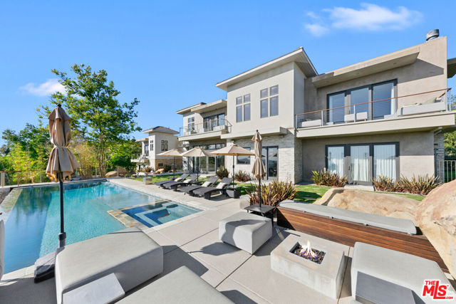 301 Loma Metisse Road, Malibu CA: https://media.crmls.org/mediaz/89f499e3-5562-45d6-9382-72a7dd3fd473.jpg