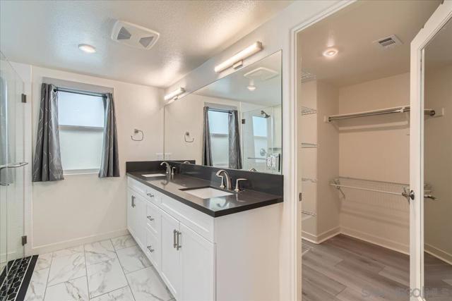3128 Canon St, San Diego CA: https://media.crmls.org/mediaz/89f4a2a1-1a61-4664-a38d-44307b4b663c.jpg