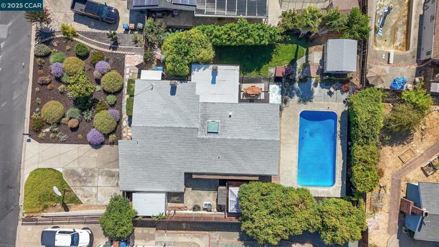 51 Gilrix Dr, Martinez CA: https://media.crmls.org/mediaz/89f4e1da-370a-462d-af14-7986e80a5f06.jpg