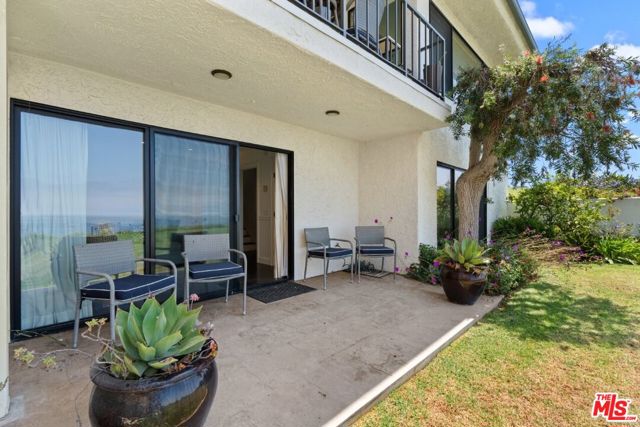 29700 Zuma Bay Way, Malibu CA: https://media.crmls.org/mediaz/89f52ed3-a94b-4ad0-a7f3-343f450dfe94.jpg