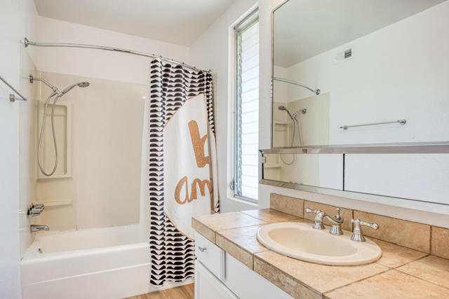 400 N Sunrise Way, Palm Springs CA: https://media.crmls.org/mediaz/89f54996-b153-499a-bf58-131e1ee5a05f.jpg