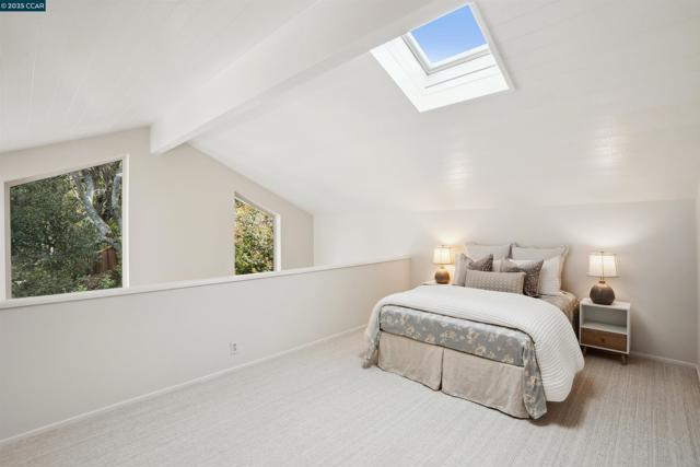 35 Tiger Tail Court, Orinda CA: https://media.crmls.org/mediaz/89f56fa3-8b53-4408-8e59-224e28905dfa.jpg