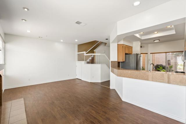 11358 Via Rancho San Diego Unit G, El Cajon CA: https://media.crmls.org/mediaz/89f58902-e704-450c-b97b-67e82a1346fc.jpg