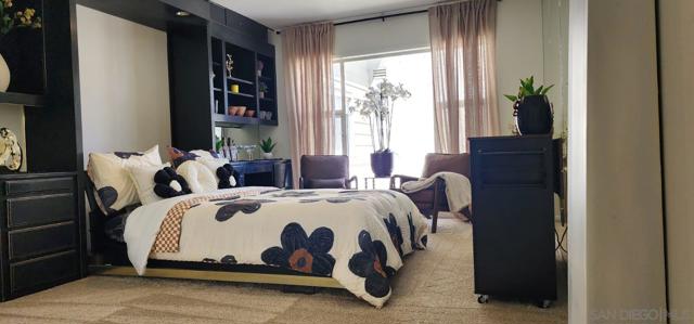 220 Coast Blvd, La Jolla CA: https://media.crmls.org/mediaz/89f73036-107a-4f0a-a338-ffd2afa89b95.jpg