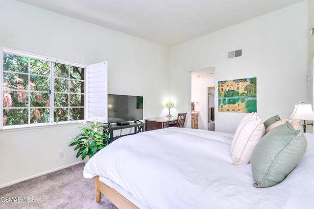 675 Oak Run Trail, Oak Park CA: https://media.crmls.org/mediaz/89f73b7c-c734-47d1-9074-1dd36cf3df08.jpg