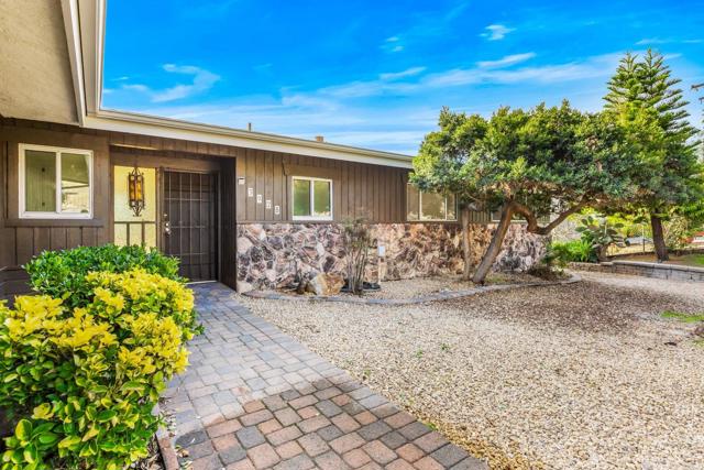 3925 Rogers Rd, Spring Valley CA: https://media.crmls.org/mediaz/89f77dc1-b2f4-4387-b6c3-de83572de5ec.jpg