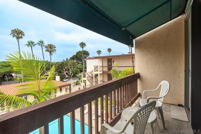 6333 La Jolla Blvd, La Jolla CA: https://media.crmls.org/mediaz/89f782b8-240f-43ca-9300-6cb0cf74837e.jpg