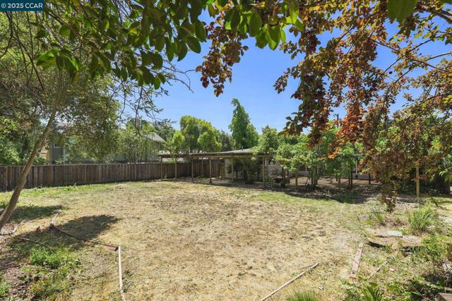 305 Overhill Rd, Orinda CA: https://media.crmls.org/mediaz/89f794cb-3367-484c-8b6f-02115b852967.jpg