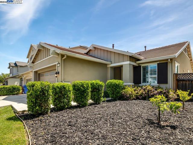 1178 Tropicana Ln, Brentwood CA: https://media.crmls.org/mediaz/89f852a5-4181-41b3-bc34-699f63b38461.jpg