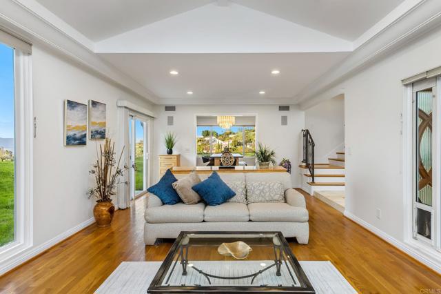 4400 Chaumont Road, Woodland Hills CA: https://media.crmls.org/mediaz/89f92378-4cd7-4741-bbb4-b7d6a09ce31f.jpg